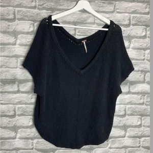 🖤 FREE PEOPLE cap sleeve oversized relaxed fit stretchy v neck sweater small 🖤